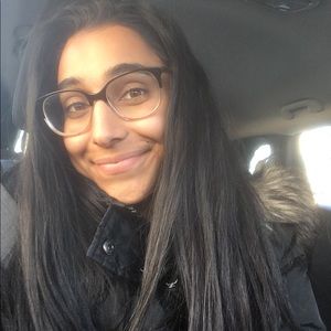 Meet your Posher, Mona